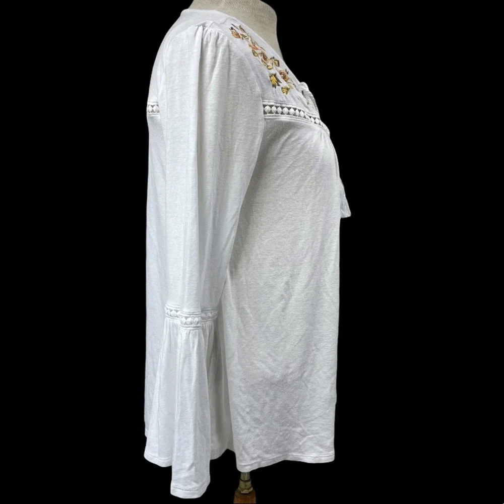 Time & Tru White Boho Chic Embroidered Bell Sleeve Top Size Small - Picture 5 of 7